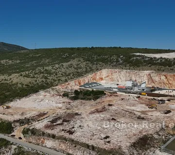 Zemljište u poslovnoj zoni komercijalne namjene - Dugopolje, Split okolica