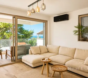 Moderan stan s balkonom i parkingom - blizina mora - Hvar