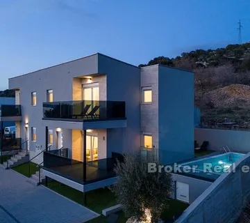 Moderna nekretnina s tri apartmana - Pag