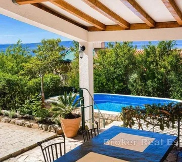 Kuća s bazenom i panoramskim pogledom na more - Makarska