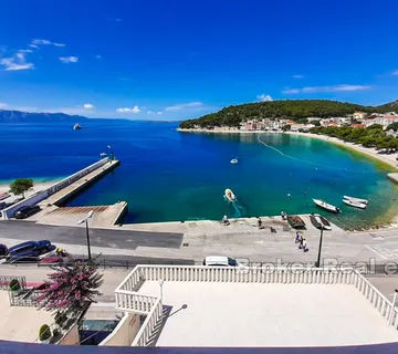 Hotel smješten u prvom redu do mora - Makarska