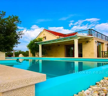 Predivna vila s očaravajućim pogledom na more, na prodaju - Brač, Brač