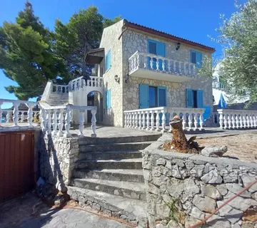 Kamena kuća s pogledom na more - Šolta, Šolta