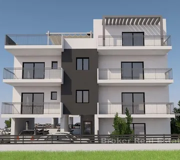 Dvosoban stan s vrtom i dva parkirna mjesta - Trogir