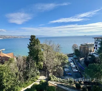 Prostran stan s odvojenom garsonjerom nadomak Lungomare - Opatija