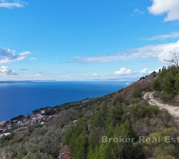Građevinsko zemljište s panoramskim pogledom na more - Omiš