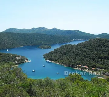 Građevinsko zemljište u blizini mora - Lastovo
