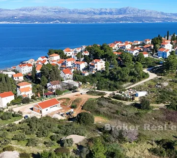 Građevinsko zemljište na mirnoj lokaciji blizu mora - Brač, Brač