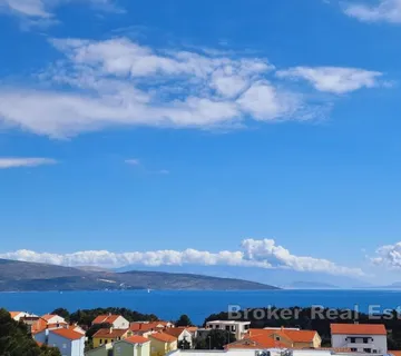 Penthouse s krovnom terasom i bazenom - Krk