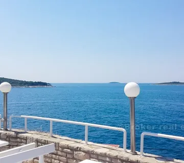 Kamena prizemnica s pogledom na more, na prodaju - Primošten