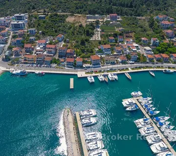 Građevinsko zemljište s pogledom na more - Marina