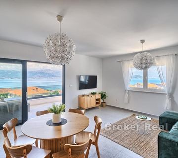 Moderni apartman s bazenom i otvorenim pogledom na more - cover