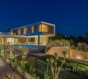 Vila s bazenom i pogledom na more - Primošten