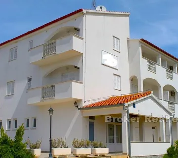 Zadar apartmanska kuća prvi red do mora - Petrčane, Zadar
