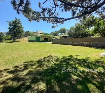 Imanje sa otvorenim pogledom na more - Klis