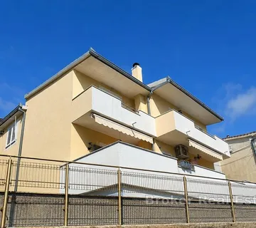 Obiteljska kuća s dva stana i pogledom na Split - Solin, Split area