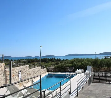 Kuća sa bazenom i otvorenim pogledom na more - Sibenik, Sibenik
