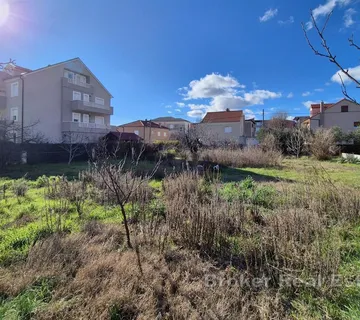 Odlično građevinsko zemljište u blizini svih sadržaja - Kaštel Stari, Kaštela