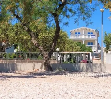 Apartmanska kuća, prvi red do mora - Sibenik, Sibenik