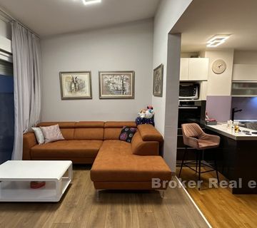 Dvosoban penthouse na frekventnoj lokaciji - cover
