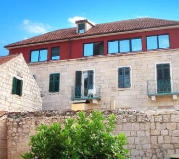 Mali obiteljski hotel, na prodaju - cover