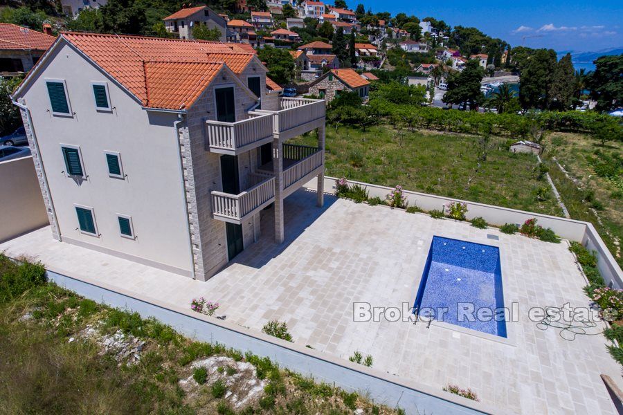 Apartmanska kuća s pogledom na more - cover