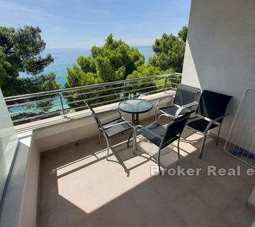 Apartman u prvom redu do mora - cover