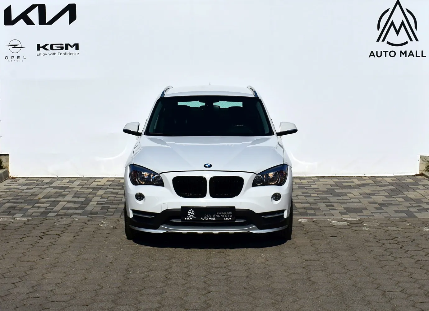 BMW X1 18d - cover