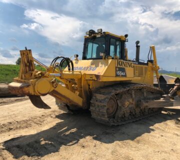 BULDOZER Komatsu D 155 AX - cover