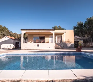 Hrvatska, Zadar, Vir – Samostojeća kuća s 2 bazena, zemljištem od 2.522 m² i raznovrsnim mogućnostima korištenja