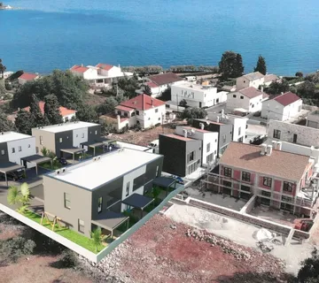Prodaja, atraktivan građevinski projekt na otoku Ugljanu, Preko, 100 m od mora - Ugljan, Preko