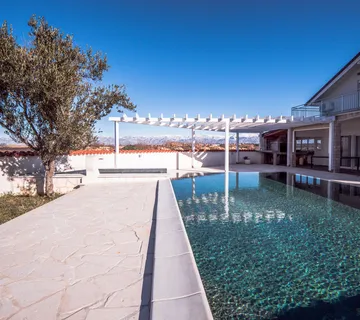 Hrvatska, Zadar, Vrsi - Prostrana moderna kuća s bazenom, kaminom i garažom, 152 m² stambena površina - cover