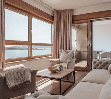 Hrvatska, Zadar, Pag, Povljana - dvoetažni Stan 67 m2, prvi red i pogled na More, terasa