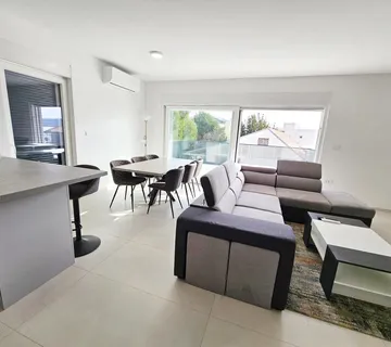 PRVI RED DO MORA – Luksuzni penthouse 240 m² + krovna terasa 98 m² | Srima – Vodice - cover