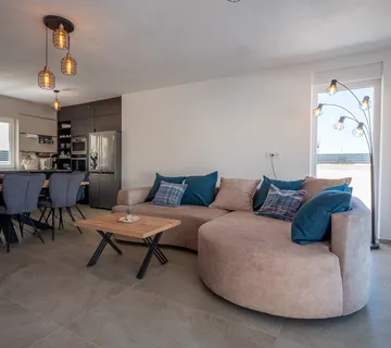 Hrvatska, Vir, dvojna kuća s bazenom i pogledom na more, 187 m²
