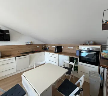 Crikvenica, 3-soban- dvoetažni stan  78 m2, pogled na More - cover