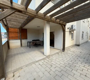 Dvosobni Stan S Vrtom, 400 M Od Plaže, Povljana - Pag