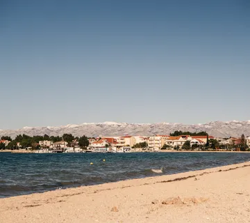 Hrvatska, Zadar, Vrsi - Građevinsko zemljište s pravomoćnom građevinskom dozvolom u Vrsi – 485 m², projekt kuće s bazenom - cover