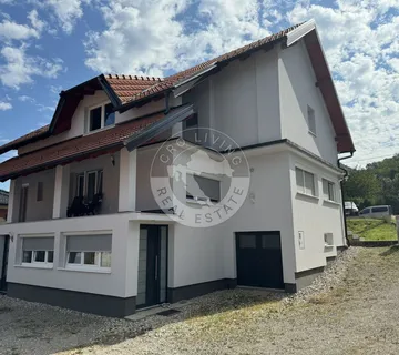 Zaprešić, Samostojeća kuća 310 m2, na površini od 1830 m2, sa gospodarskim prostorom