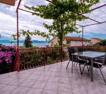 Hrvatska, Gradac kod Makarske – Kuća s 3 apartmana, parkingom, podrumom i pogledom na more, 192 m² - Podaca, Gradac