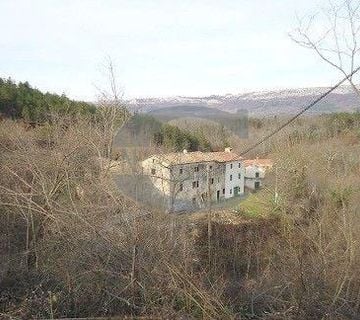 BUZET, KUĆA, 282 M2, ZEMLJIŠTE 16.800 M2, IDEALNO ZA INVESTICIJU! - cover