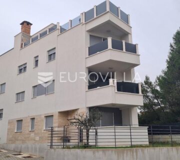 Zadar, Borik, lijep trosoban stan na izvrsnoj lokaciji - cover