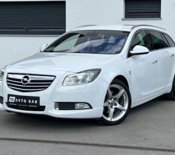 Opel Insignia  2.0 CDTI+OPC LINE+SLO+1.LAST+NAVI - cover