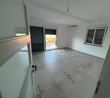 Istra, Banjole, apratman u prizemlju, novogradnja - cover