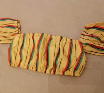 Novi crop top - cover