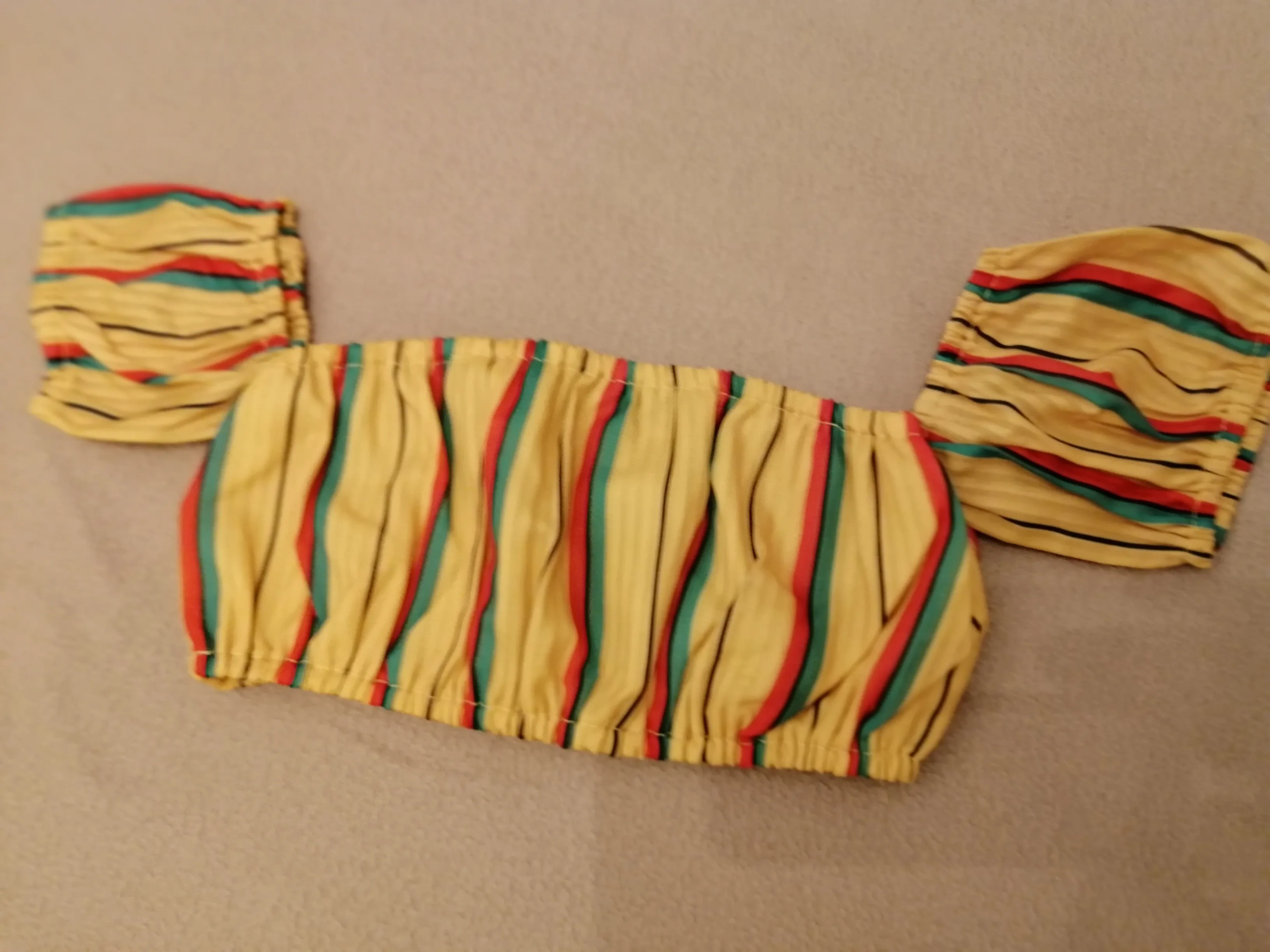 Novi crop top - cover