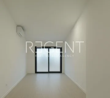 Podstrana, Strožanac - Trosoban stan sa loggiom - cover