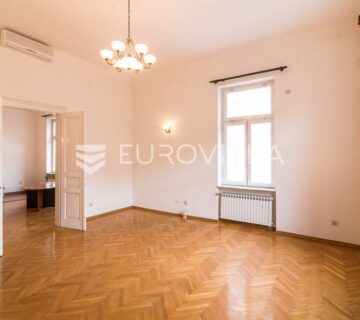 Lenucijeva potkova adaptiran građanski stan 160m2 u palači - cover