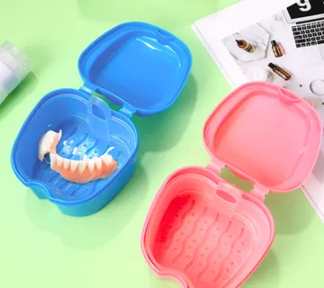 Kutija za proteze i aparatiće s filtrom za čišćenje - cover