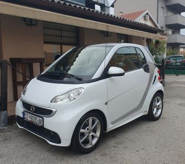 SMART FORTWO COUPE CDI/KLIMA/SERVO/PANORAMA/AUTOMATIK/SERVISIRAN - cover